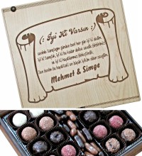 İyi Ki Varsın Yazılı, İsimli ve Şiirli Kutulu Hediye Çikolata - Kalpten Gelen Bir Armağan İyi Ki Varsın Yazılı, İsimli ve Şiirli Kutulu Hediye Çikolata - Kalpten Gelen Bir Armağan