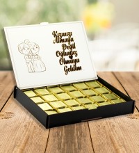 Kız İsteme Çikolatası - Kızınızı Almaya Değil Oğlunuz Olmaya Geldim Yazılı, Mizahi ve Anlamlı Sözüyle Kalpleri Kazanın Kız İsteme Çikolatası - Kızınızı Almaya Değil Oğlunuz Olmaya Geldim Yazılı, Mizahi ve Anlamlı Sözüyle Kalpleri Kazanın