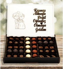 İsteme Çikolatası - Spesiyal, Kızınızı Almaya Değil Oğlunuz Olmaya Geldim Yazılı, Mizahi Dokunuşuyla Gönülleri Fethedin İsteme Çikolatası - Spesiyal, Kızınızı Almaya Değil Oğlunuz Olmaya Geldim Yazılı, Mizahi Dokunuşuyla Gönülleri Fethedin