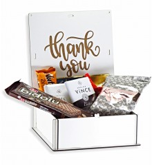 Hediye Çikolata Sepeti - Teşekkürler Yazılı Şık Ahşap Kutulu - Minnettarlığınızı Tatlı Bir Sunumla Gösterin Hediye Çikolata Sepeti - Teşekkürler Yazılı Şık Ahşap Kutulu - Minnettarlığınızı Tatlı Bir Sunumla Gösterin