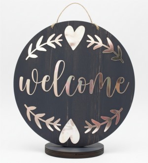 Dış Kapı Süsü -Welcome- Yazılı Gold Pleksi Detaylı Ahşap ile Modern ve Şık Bir Karşılama Tasarımı