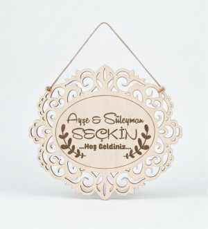 Kapı İsimliği - Doğal Renkli Ahşap, Kişiye Özel Lazer Tasarım ile Evinize Özgün Bir Dokunuş Katın