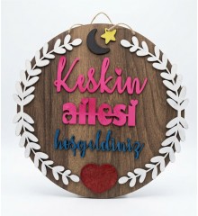 İsimli Dış Kapı Süsü -Hoş Geldiniz- Yazılı 35cm Çapında Ahşap ile Evinizin Girişine Zarif Bir Dokunuş