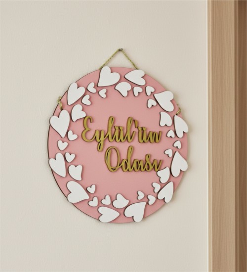 İsimli Kapı Süsü - Kalpli Tasarım Ahşap Kız Bebek/Çocuk Odası için Sevgi Dolu Bir Karşılama