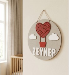 İsimli Kapı Süsü - Kalpli ve Balonlu Kız Bebek/Çocuk Odası için Neşeli ve Sevimli Bir Karşılama Seçeneği İsimli Kapı Süsü - Kalpli ve Balonlu Kız Bebek/Çocuk Odası için Neşeli ve Sevimli Bir Karşılama Seçeneği