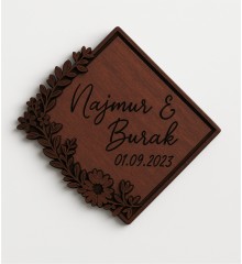 Ahşap Magnet - İsimli Tarihli Nikah Nişan Düğün Kına Model 1 ile En Güzel Günlerinizi Zarif Bir Hatıraya Dönüştürün Ahşap Magnet - İsimli Tarihli Nikah Nişan Düğün Kına Model 1 ile En Güzel Günlerinizi Zarif Bir Hatıraya Dönüştürün