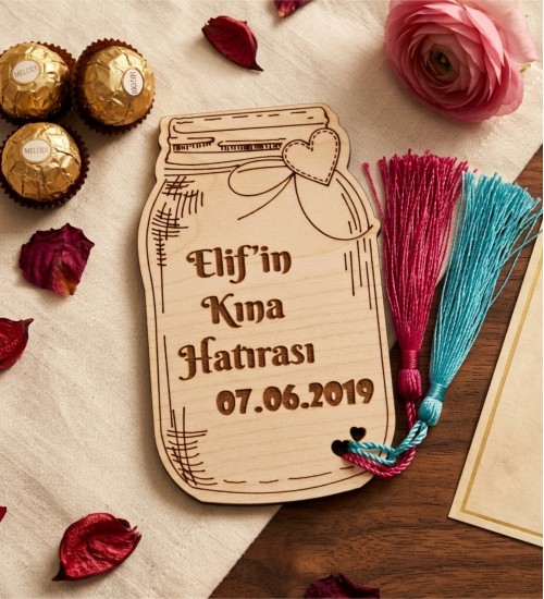 Ahşap Magnet - Kavanoz Figürlü İsimli ve Tarihli - Nikah / Nişan / Kına İçin Sıradışı Tasarımıyla Fark Yaratan Tatlı Bir Anı