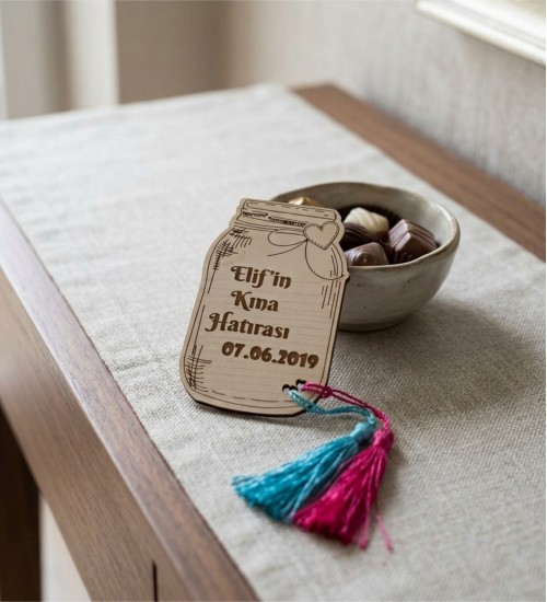Ahşap Magnet - Kavanoz Figürlü İsimli ve Tarihli - Nikah / Nişan / Kına İçin Sıradışı Tasarımıyla Fark Yaratan Tatlı Bir Anı