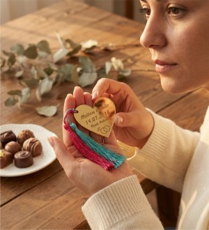 Ayna Pleksi Magnet - Kalp Şeklinde İsimli Tarihli ve Mesajlı - Şıklığıyla Göz Alan Unutulmaz Bir Hediye