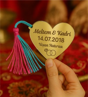 Ayna Pleksi Magnet - Kalp Şeklinde İsimli Tarihli ve Mesajlı - Şıklığıyla Göz Alan Unutulmaz Bir Hediye Ayna Pleksi Magnet - Kalp Şeklinde İsimli Tarihli ve Mesajlı - Şıklığıyla Göz Alan Unutulmaz Bir Hediye